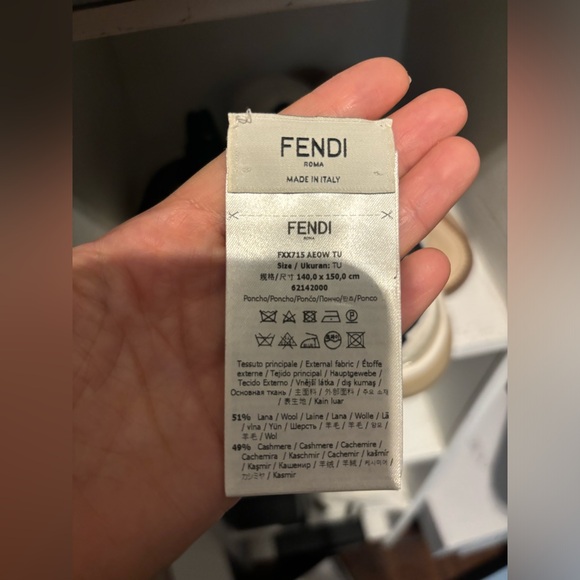 fendi ff poncho - Picture 6 of 7